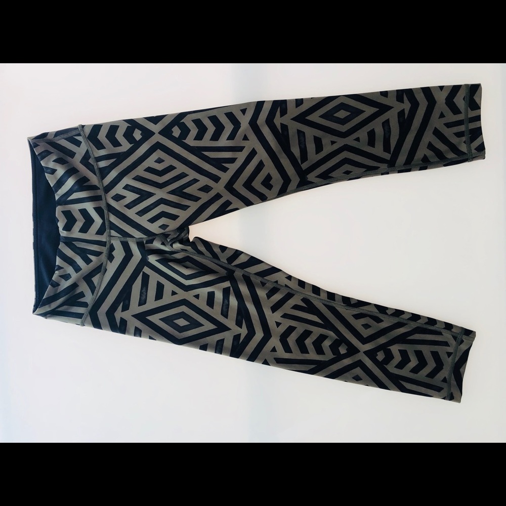 Lululemon Wunder Under 21” Crop